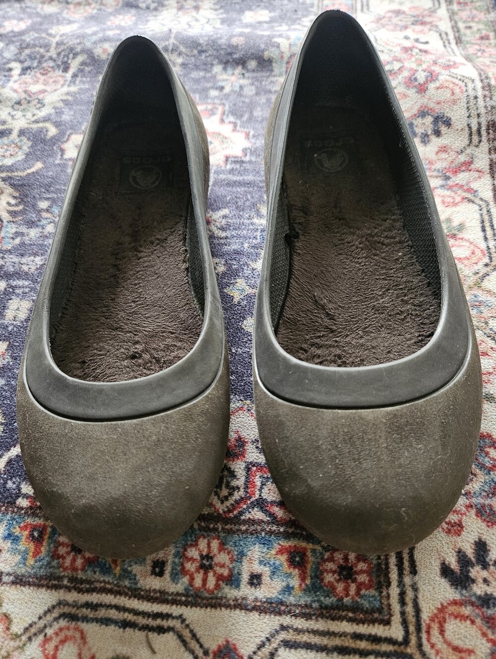 Crocs Mammoth Charcoal Grey/Black ballet flats, faux-fur lined style. 8 ($190)